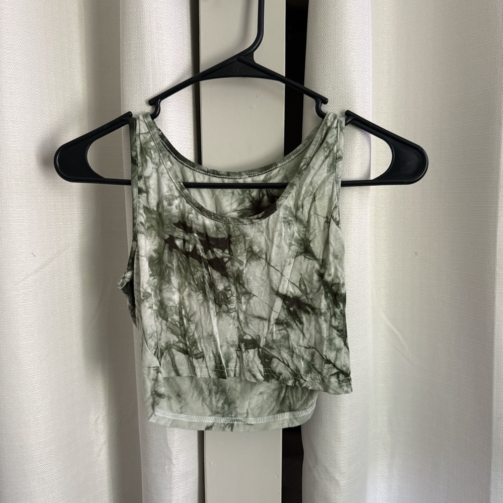 Green and White Sleeveless Crop Tank Top